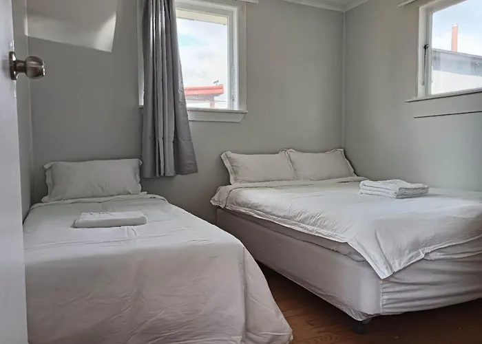 2 Doulbe And 2 Sofa Beds Garden Charlet B *